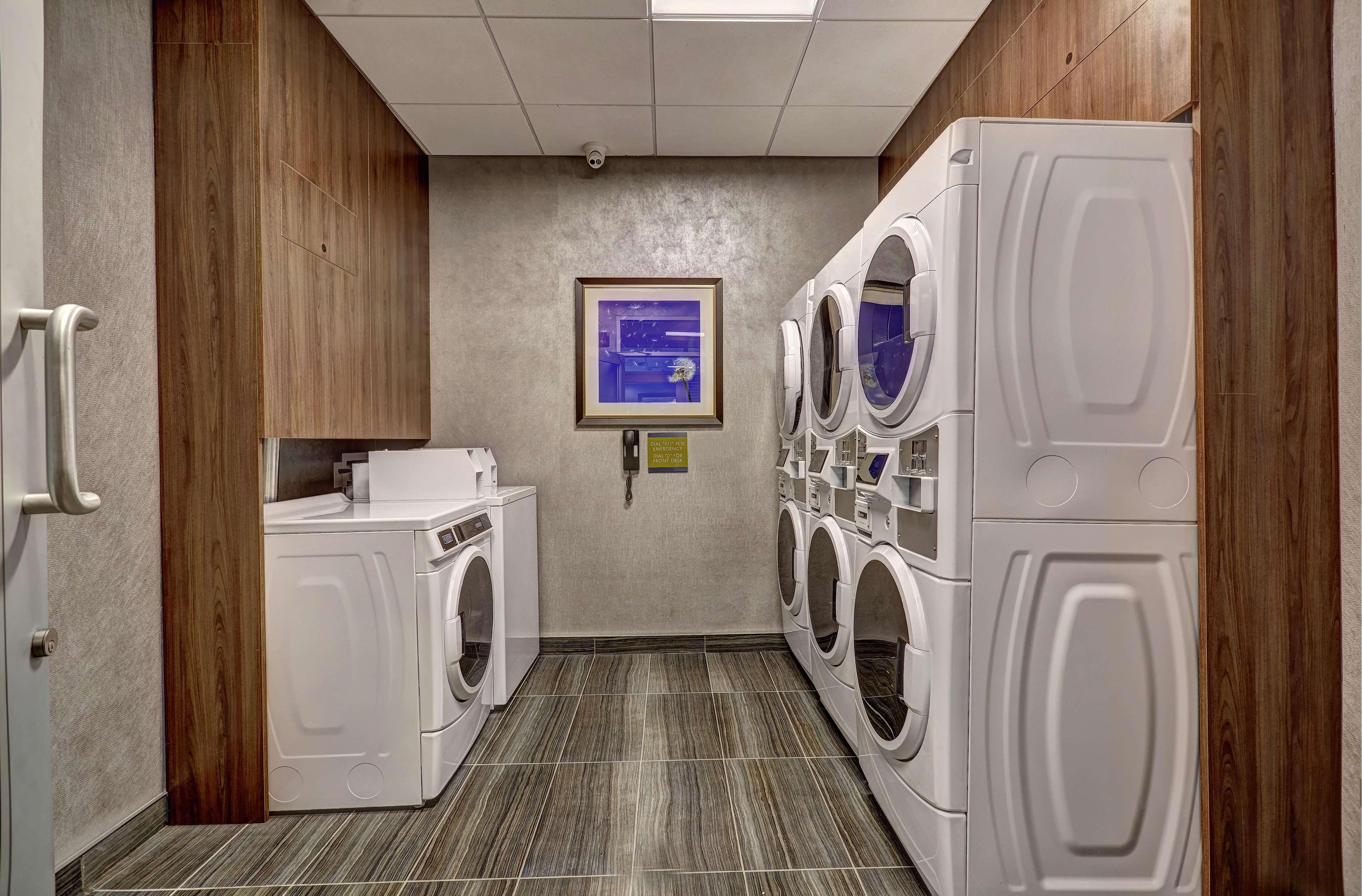 Home2 Suites By Hilton Toronto/Brampton, On Екстериор снимка